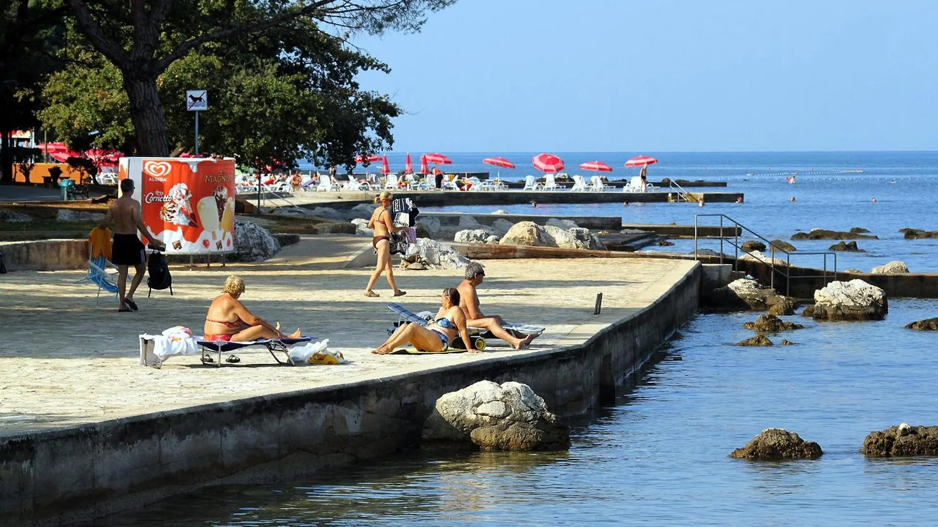 Apartments With A Parking Space Umag - 22680 Croatia